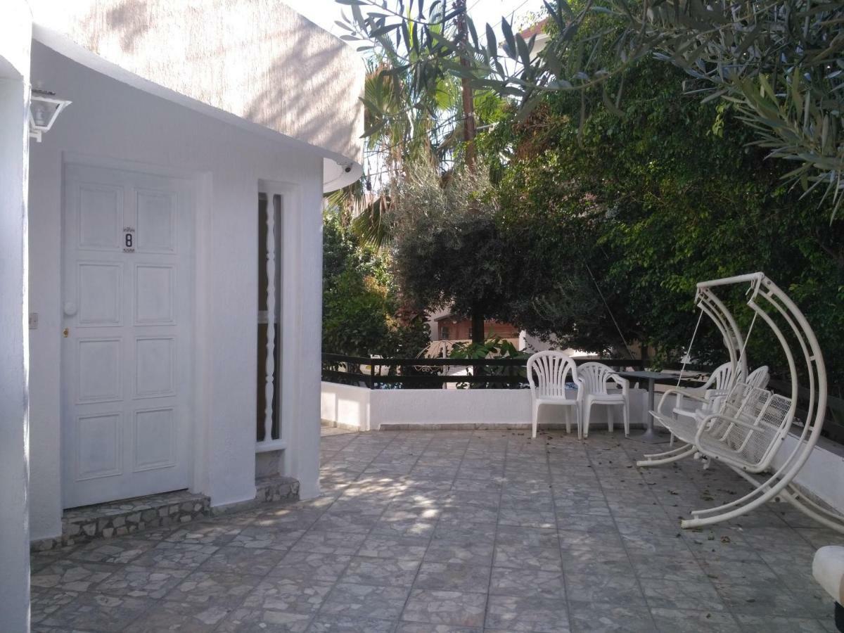 Mystery Shack Limassol Exterior foto