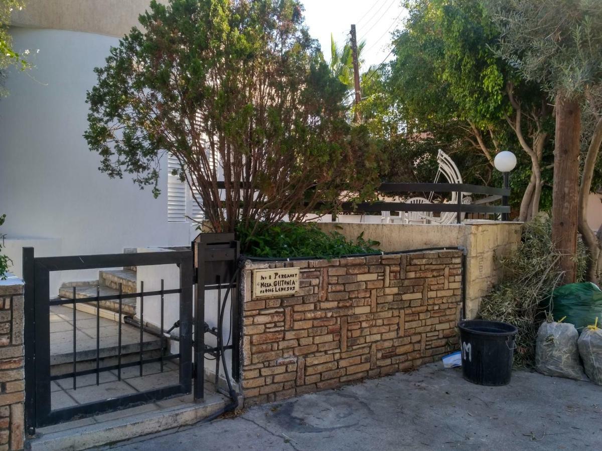 Mystery Shack Limassol Exterior foto